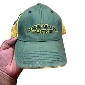 Vintage Oregon Ducks Hat NCAA Adjustable Strapback Green Yellow Embroidered Cap